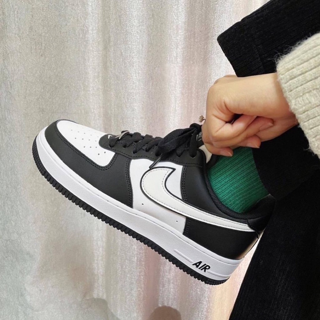 【新品24.5cm】NIKE エアフォース1'07 ブラック/ホワイト