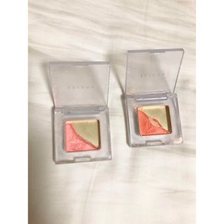 コスメキッチン(Cosme Kitchen)のto/one トーン ペタル アイシャドウ　02&11 2個セット(アイシャドウ)