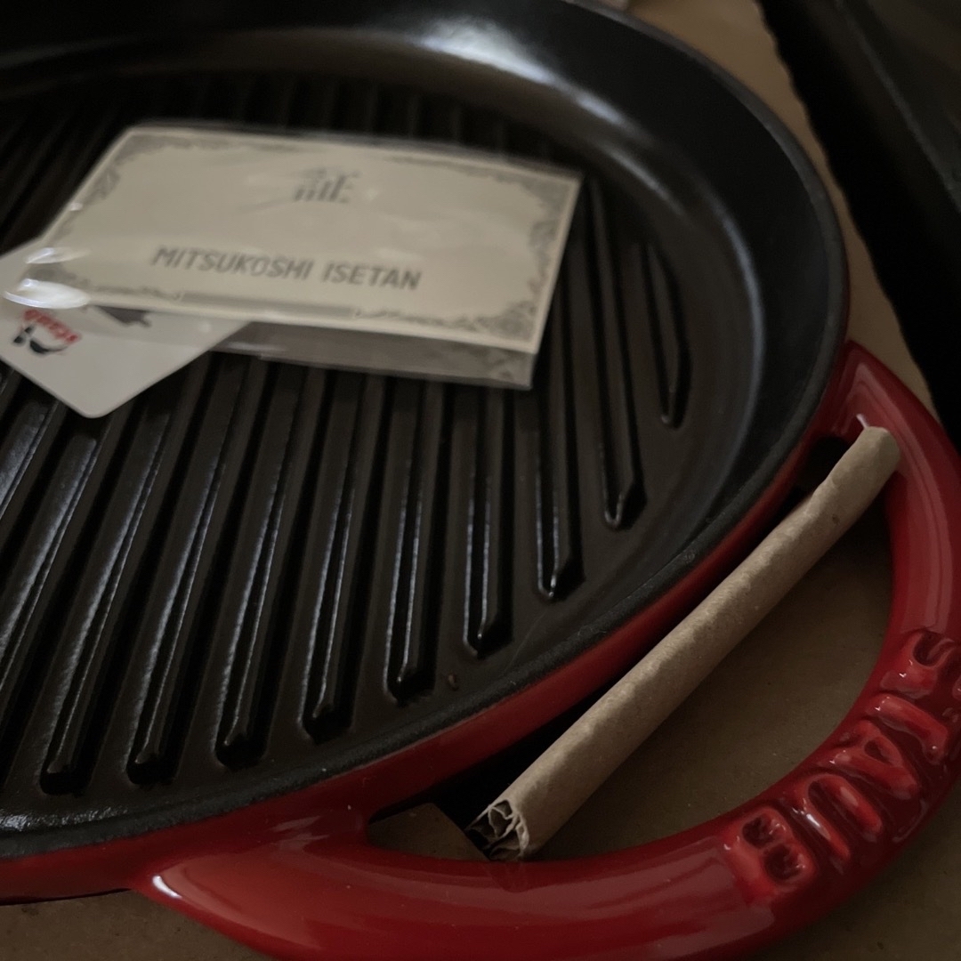STAUB - ☆新品☆STAUB ストウブ ピュアグリル ラウンド チェリー26cm