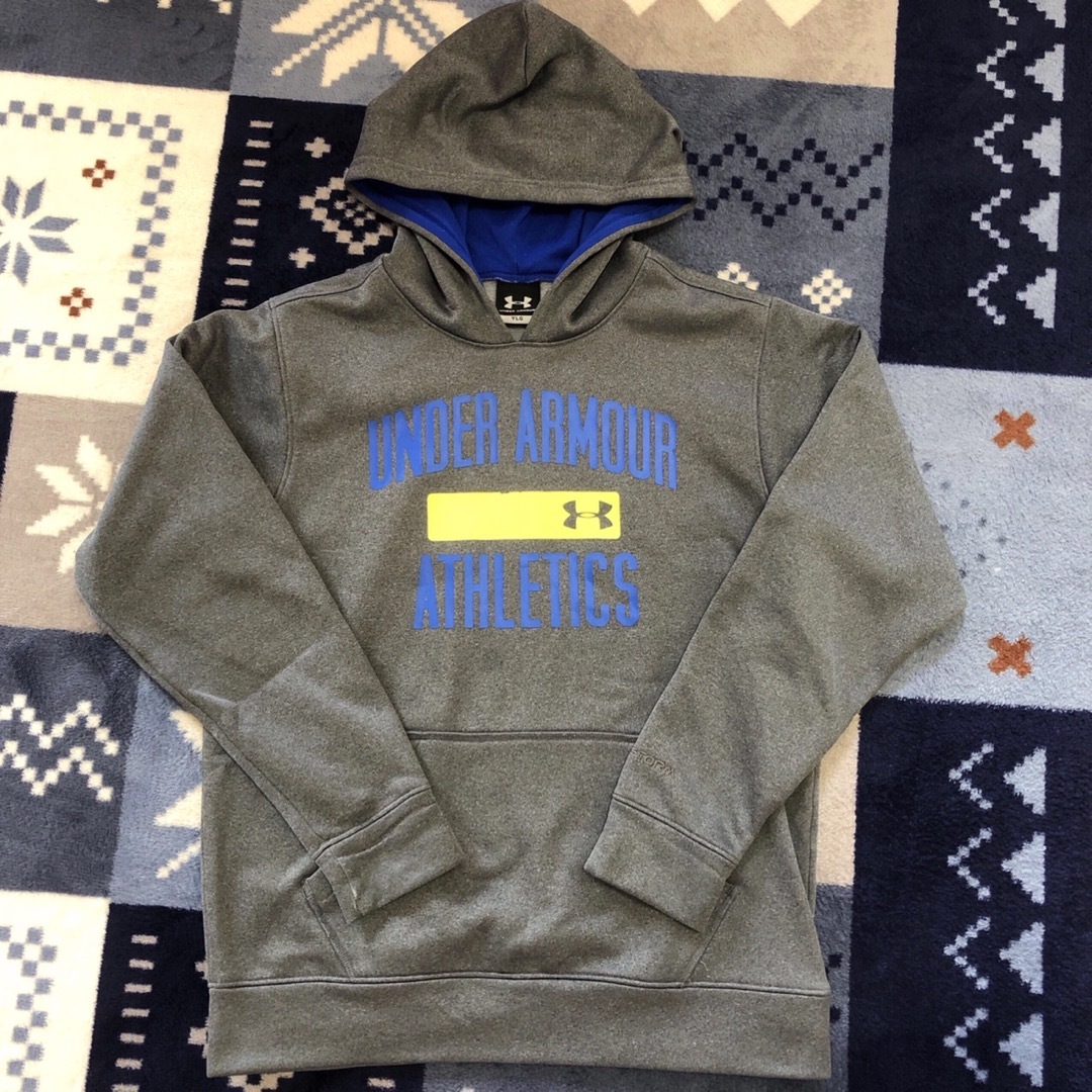 UNDER ARMOUR(アンダーアーマー)のアンダーアーマー トレーナー パーカー YLG 150 キッズ/ベビー/マタニティのキッズ服男の子用(90cm~)(Tシャツ/カットソー)の商品写真