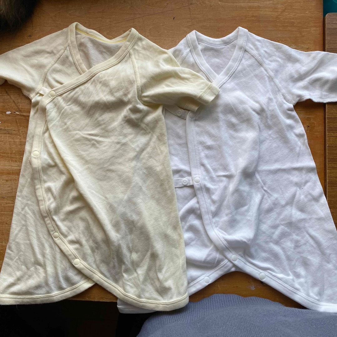 UNIQLO(ユニクロ)のUNIQLOコンビ肌着2枚 キッズ/ベビー/マタニティのベビー服(~85cm)(肌着/下着)の商品写真