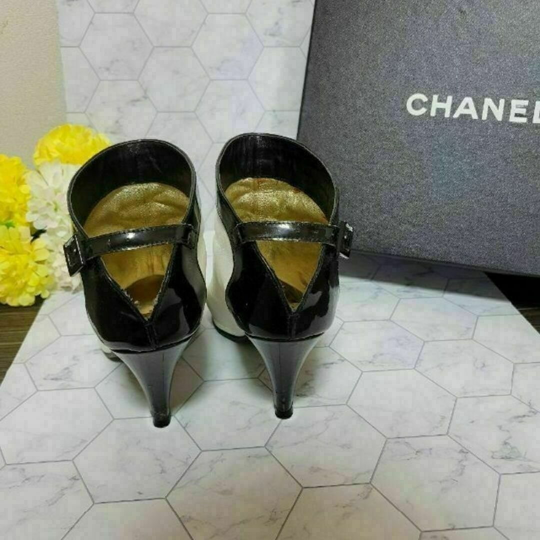 CHANEL ロゴ バイカラー ホワイト×ブラック ブーティー ブーツ サンダル