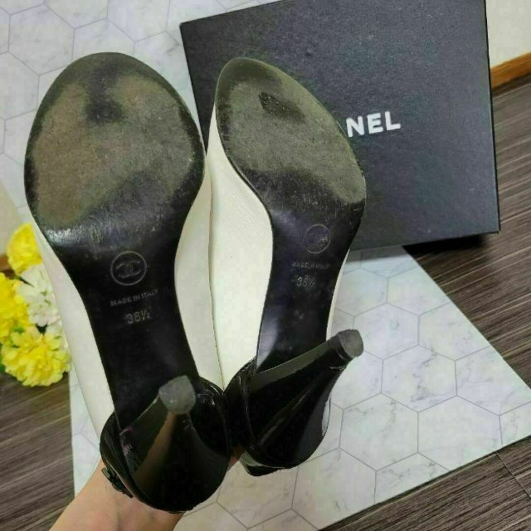 CHANEL ロゴ バイカラー ホワイト×ブラック ブーティー ブーツ サンダル