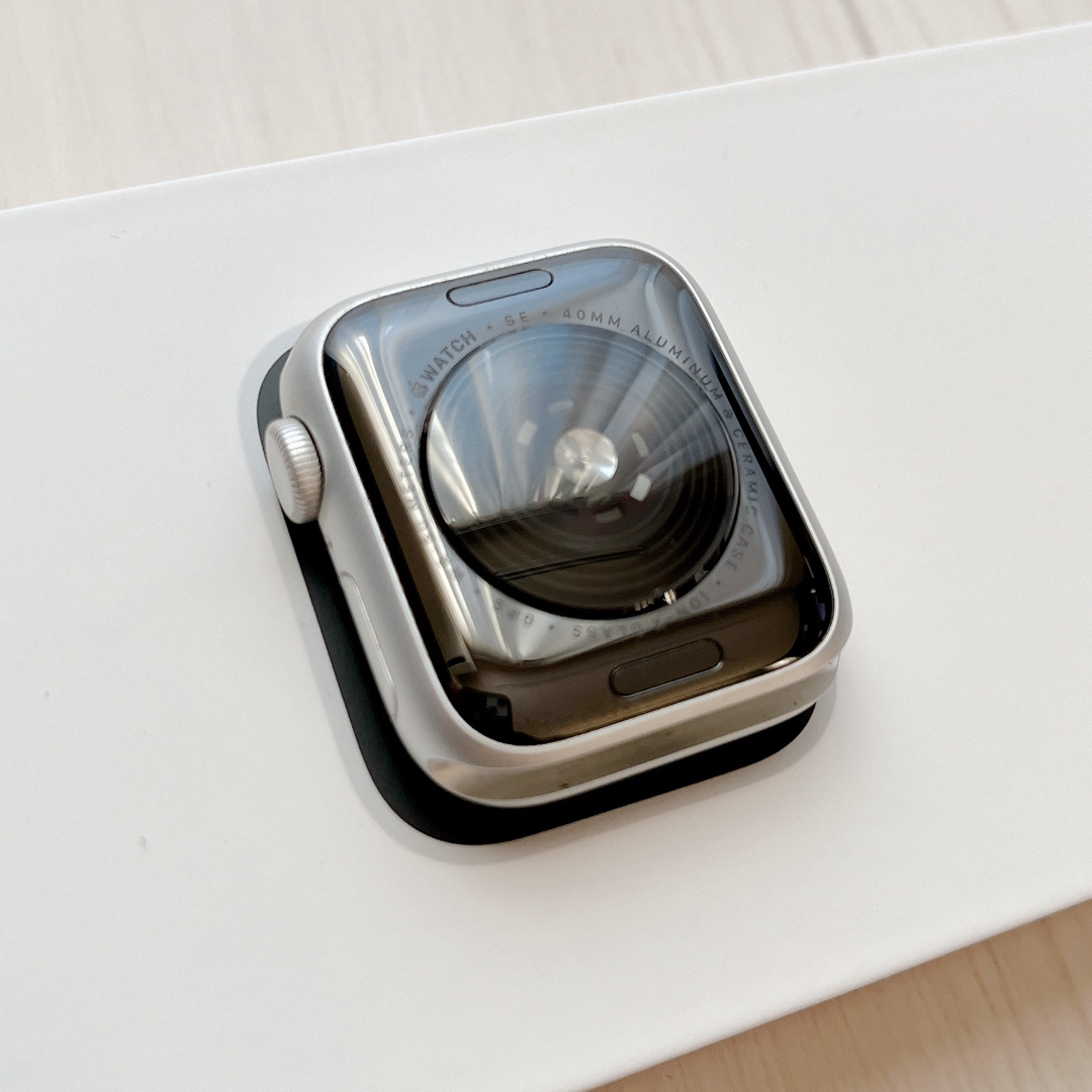 Apple Watch SE GPSモデル 40mm MYDM2J/A-