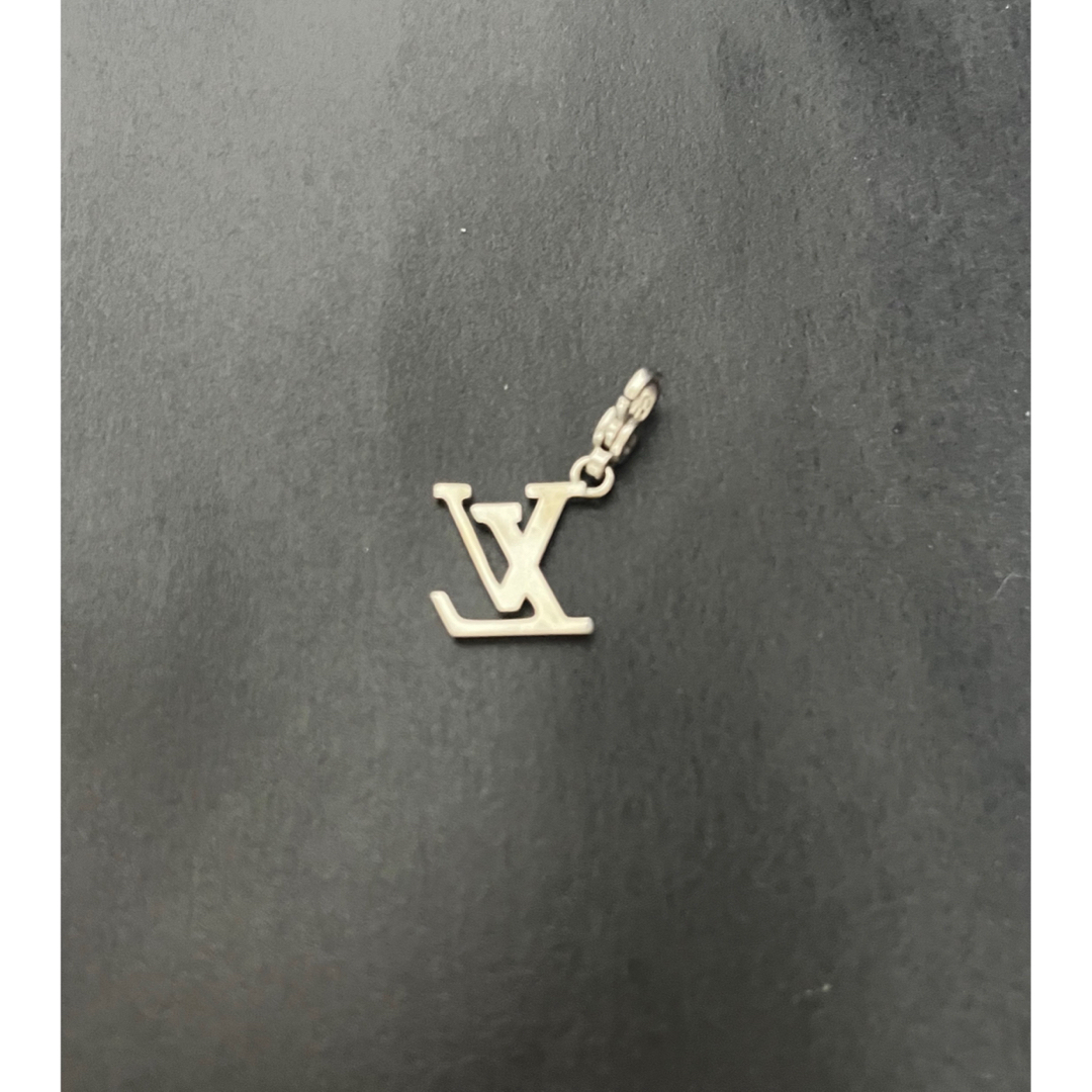 LOUIS VUITTON - LOUIS VUITTON ロゴペンダントトップの通販 by