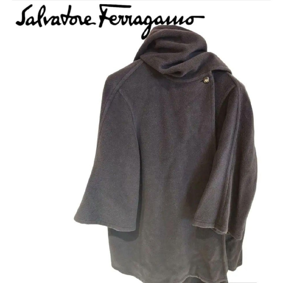 美品 Ferragamo ポンチョ コート ポンチョ 美品 Ferragamo ポンチョ コート ポンチョ