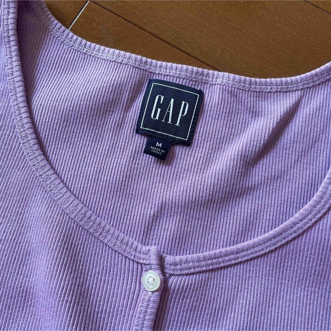 GAP(ギャップ)の⭐︎未使用！　ギャップ　ショート丈トップス レディースのトップス(カットソー(半袖/袖なし))の商品写真