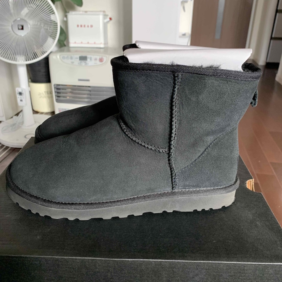 UGG 27.0 クラシックミニ デコ ムートンブーツ 黒 ブラック/EC147