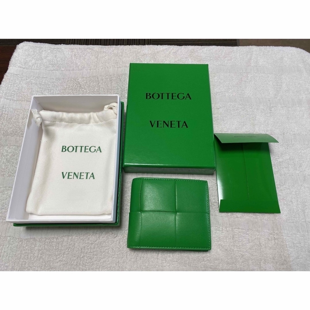 Bottega Veneta(ボッテガヴェネタ)の値下げ中ボッテガヴェネタ 二つ折り財布（小銭入れあり）グリーンイントレチャート メンズのファッション小物(折り財布)の商品写真