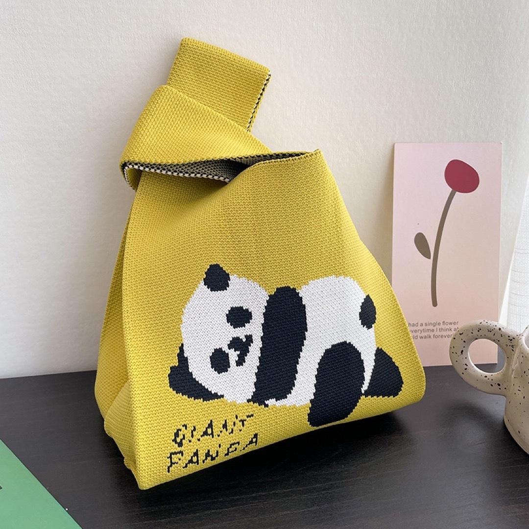 【大人気】ニットバッグ ゴロりんパンダ柄 イエロー レディースのバッグ(トートバッグ)の商品写真