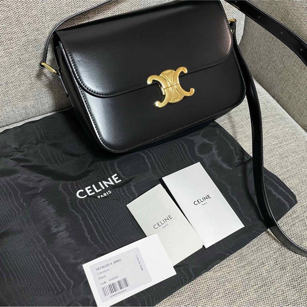 新品 CELINE セリーヌ クラシック トリオンフ ショルダーバッグ ブラック