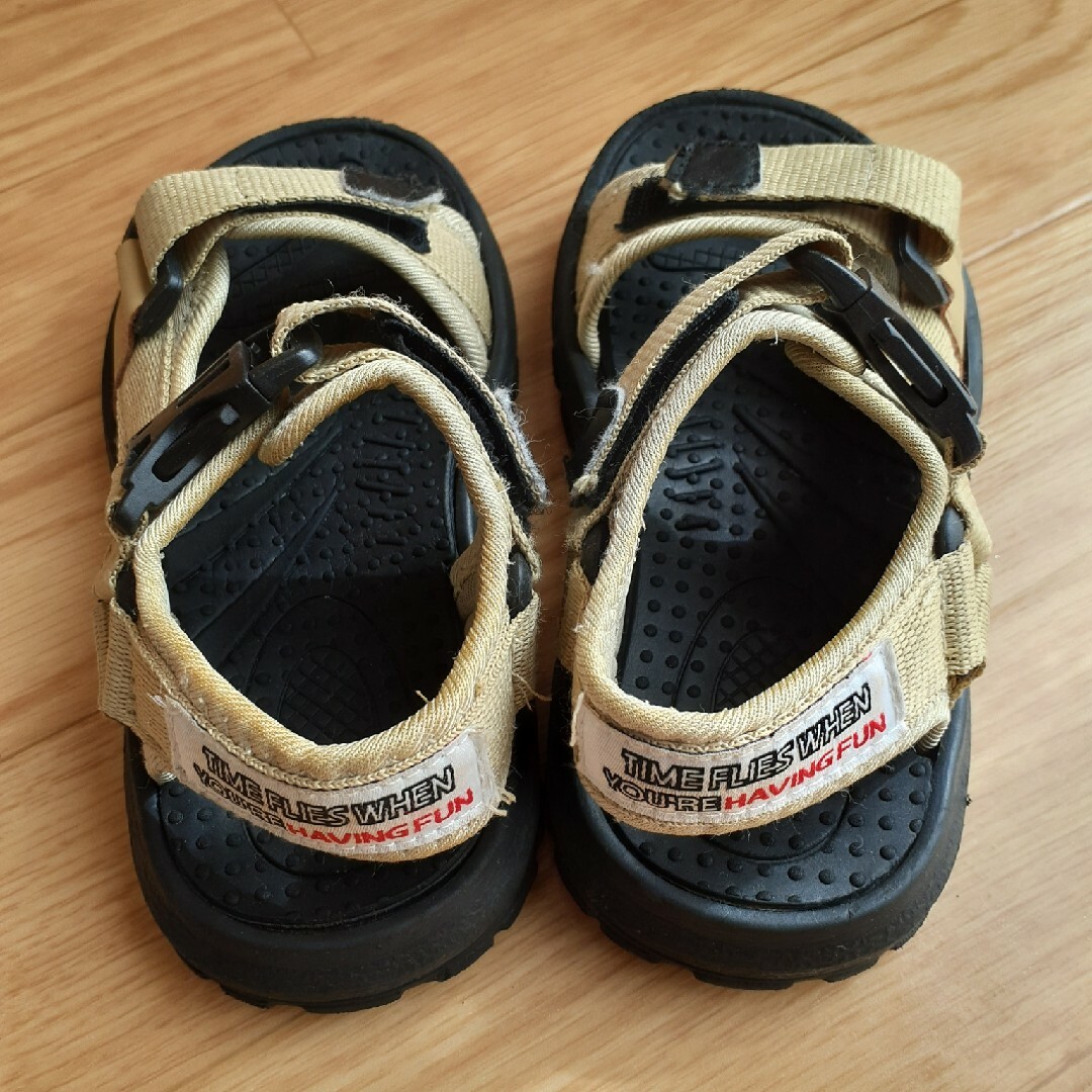 子供サンダル　18センチ キッズ/ベビー/マタニティのキッズ靴/シューズ(15cm~)(サンダル)の商品写真
