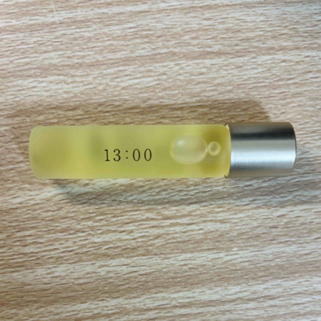 uka(ウカ)のウカ ネイルオイル イチサンゼロゼロ 5mL コスメ/美容のネイル(ネイル用品)の商品写真