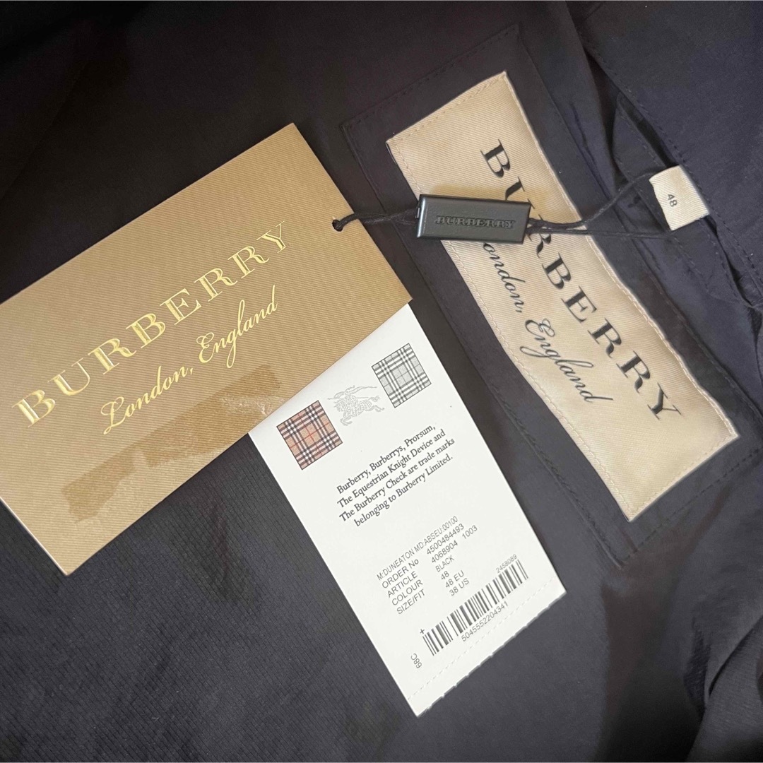 BURBERRY(バーバリー)のBurberry バーバリー フード付き ベスト 新品未使用 メンズのトップス(ベスト)の商品写真