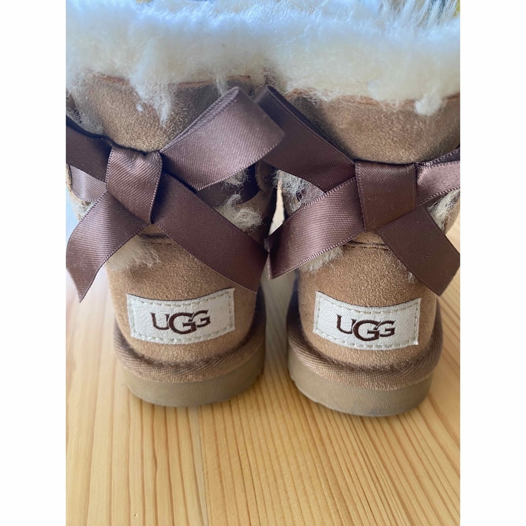 UGG(アグ)のUGG ブーツ17cm 女の子　箱あり キッズ/ベビー/マタニティのキッズ靴/シューズ(15cm~)(ブーツ)の商品写真