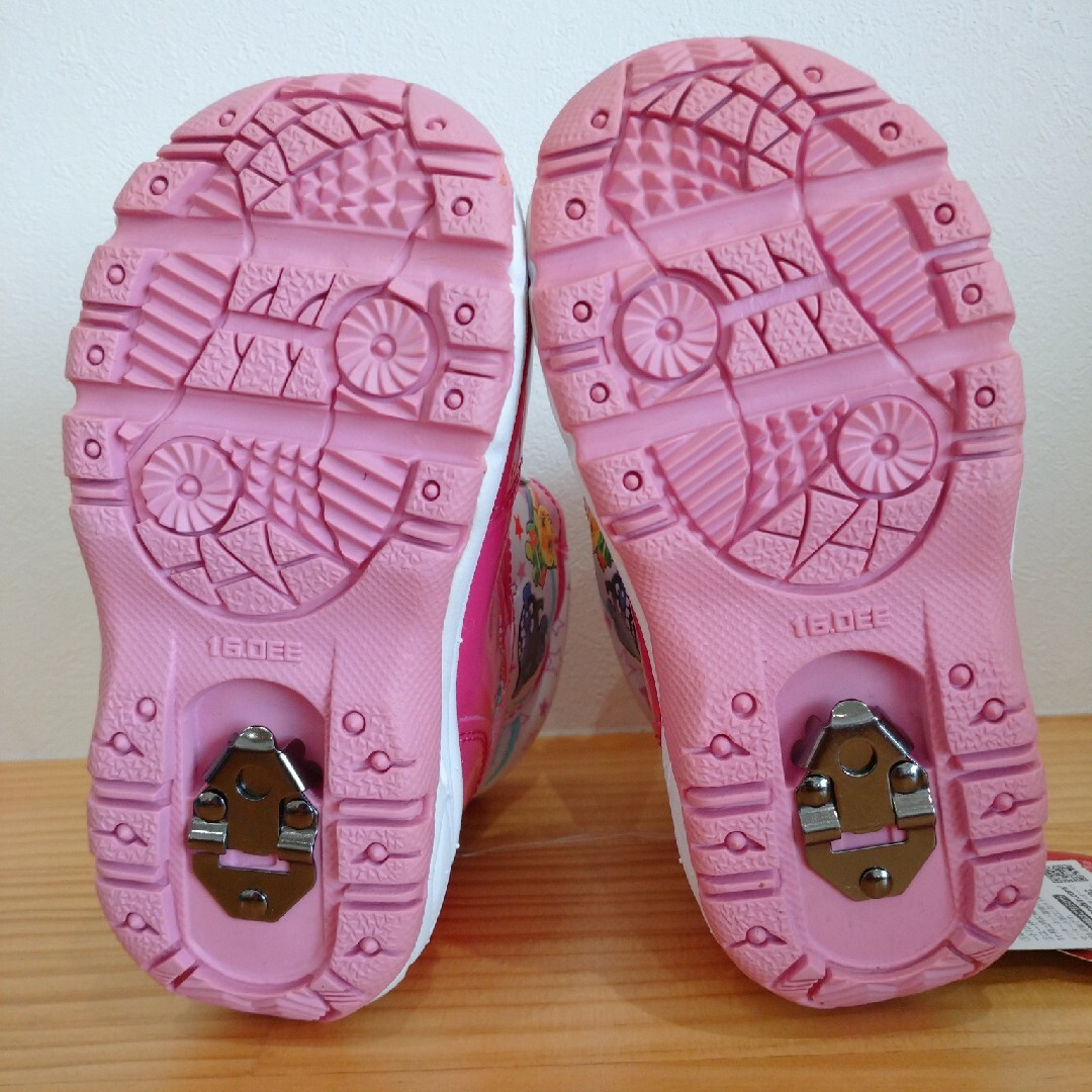 MOONSTAR (ムーンスター)の新品未使用 アンパンマン スノーブーツ ピンク スパイク付き16.0cm キッズ/ベビー/マタニティのキッズ靴/シューズ(15cm~)(ブーツ)の商品写真
