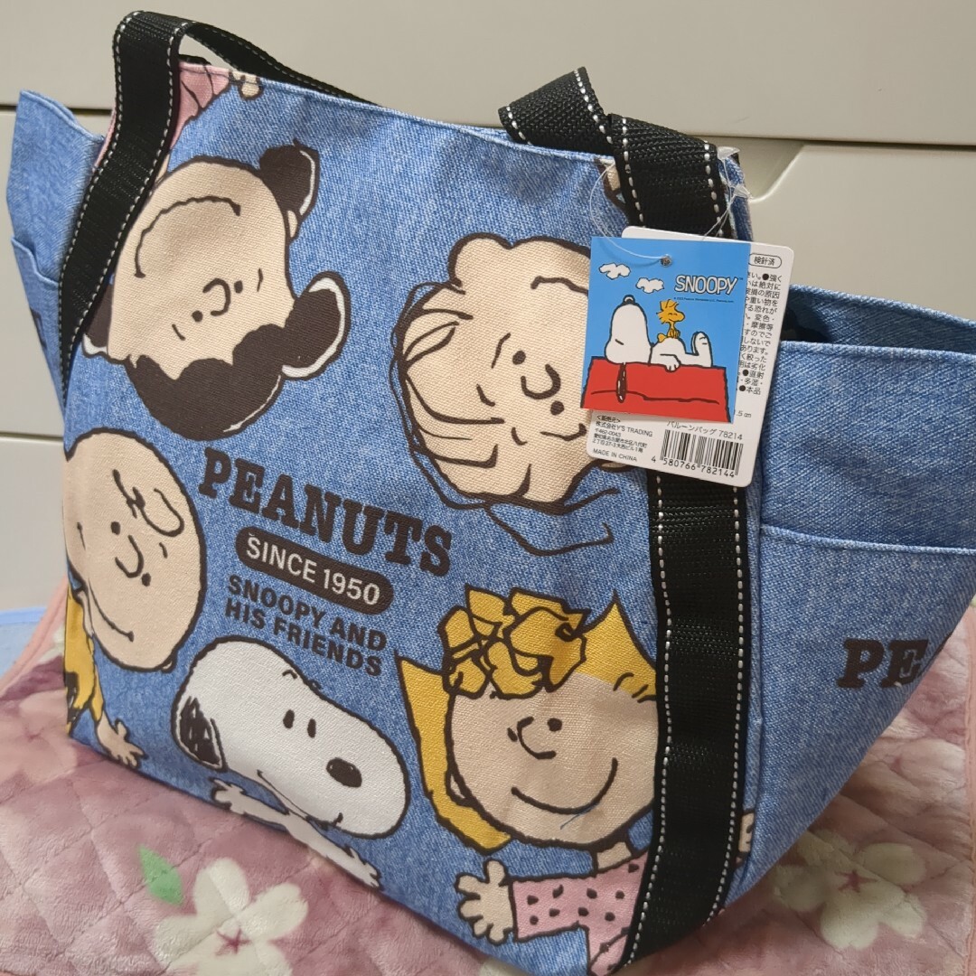 SNOOPY(スヌーピー)のデニム スヌーピー バルーントートバッグ ウッドストック チャーリー マザーズ レディースのバッグ(トートバッグ)の商品写真