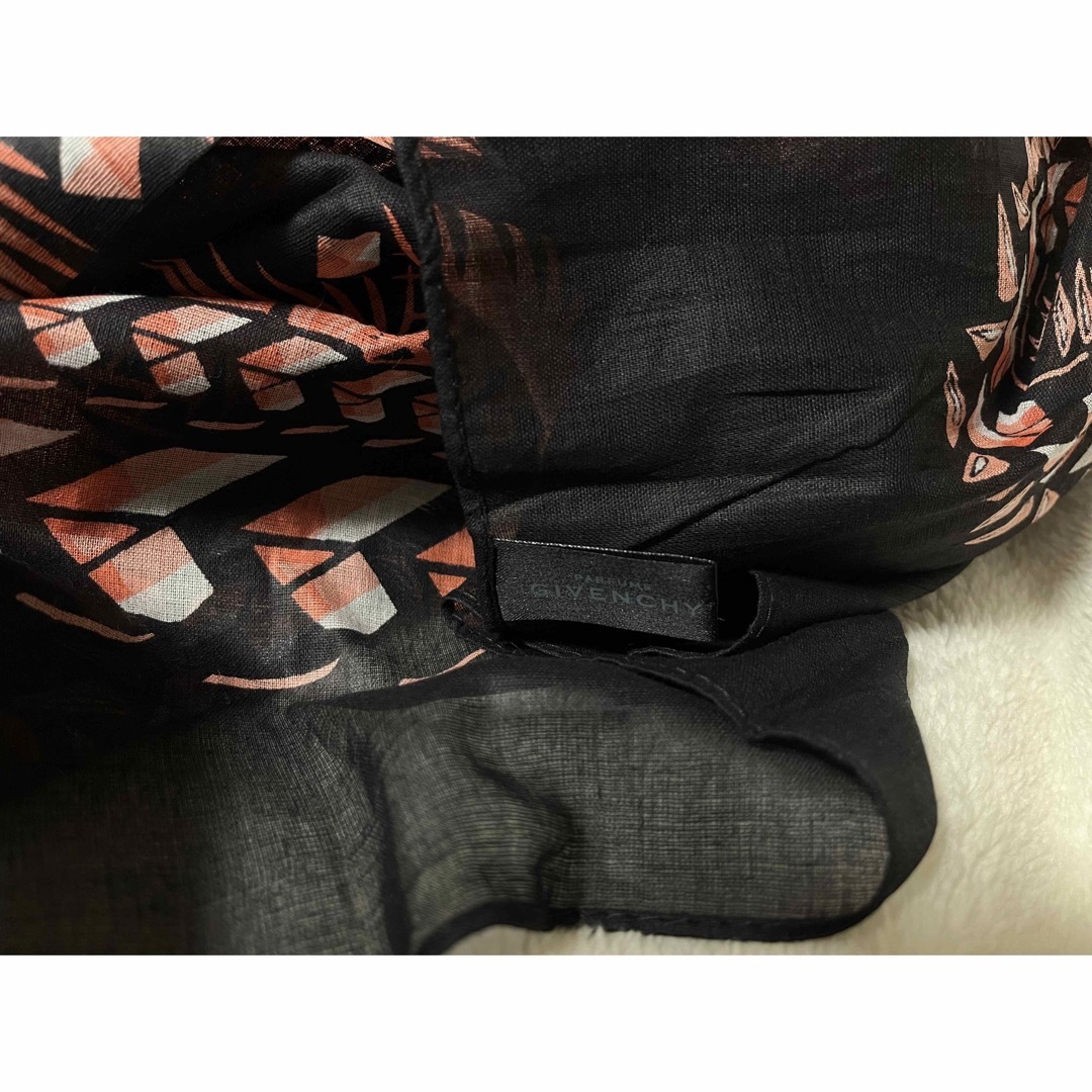 GIVENCHY(ジバンシィ)のジバンシー   ノベルティ　ストール レディースのファッション小物(ストール/パシュミナ)の商品写真