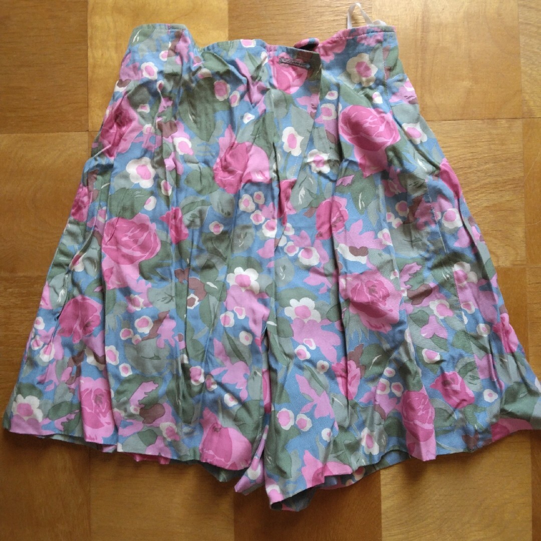 ショートパンツ　花柄　スカート　日本製 レディースのパンツ(ショートパンツ)の商品写真