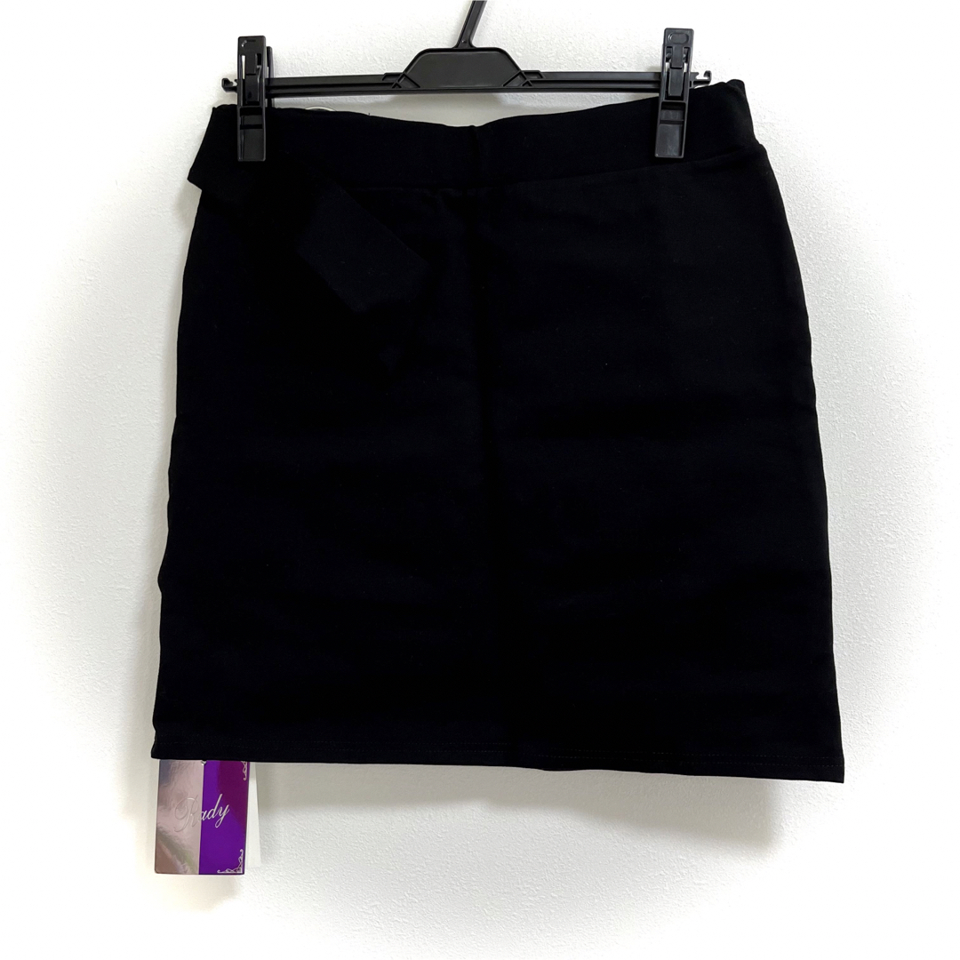 Rady(レディー)の【新品、未使用、タグ付き】Rady タイトスカート ベルト レディースのスカート(ひざ丈スカート)の商品写真