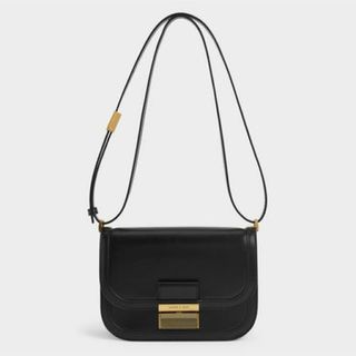 チャールズアンドキース(Charles and Keith)のCHARLES & KEITH シャーロットクロスボディバッグ ブラック 黒(ショルダーバッグ)