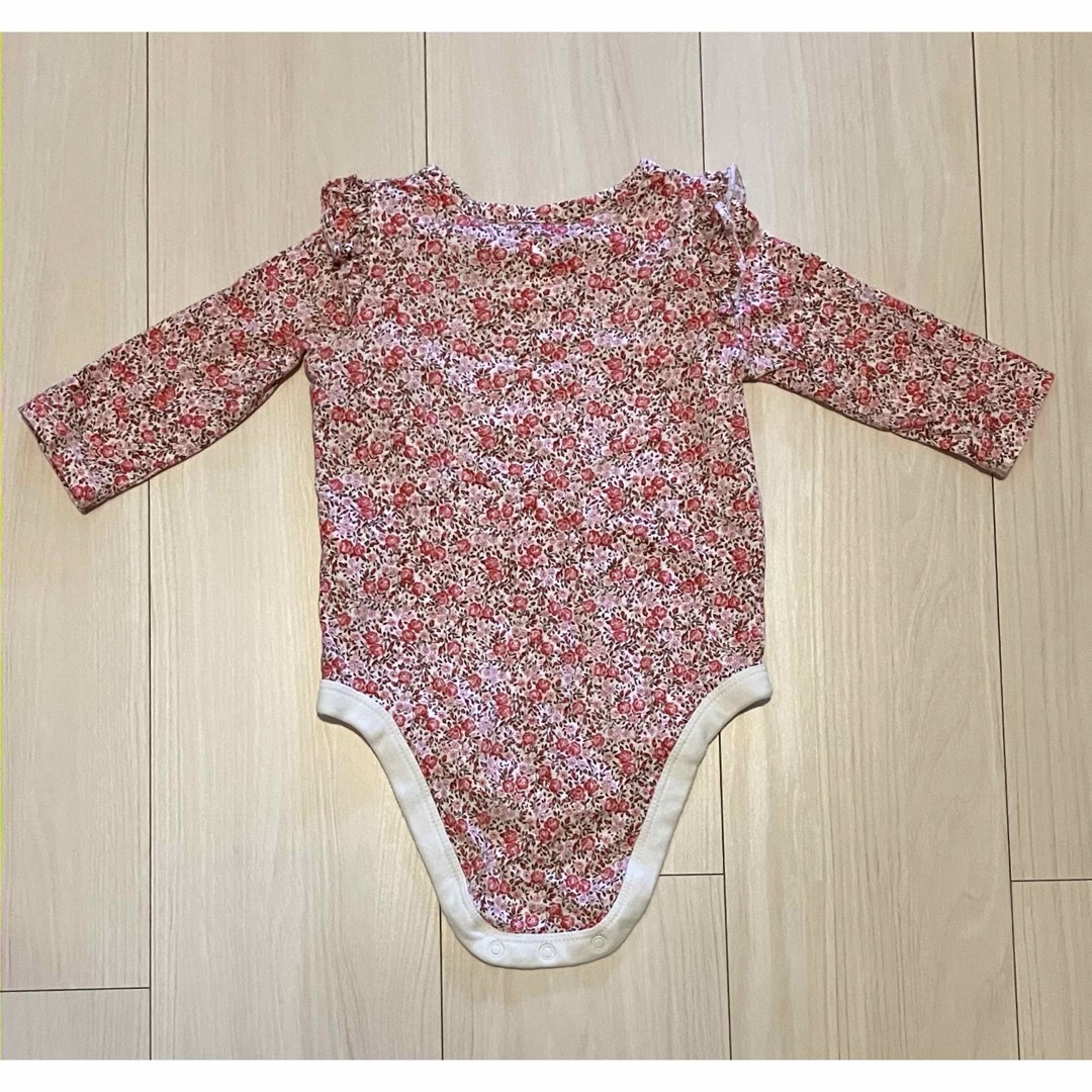 babyGAP(ベビーギャップ)のbabygap 花柄ロンパース　60cm 長袖 キッズ/ベビー/マタニティのベビー服(~85cm)(ロンパース)の商品写真