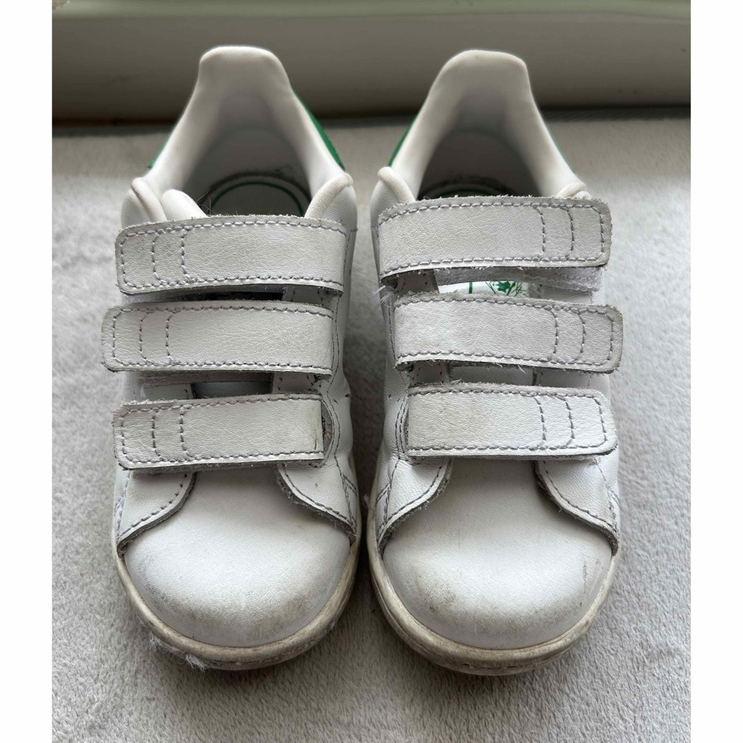 adidas(アディダス)のアディダス スタンスミス 子供用靴 16センチ adidas キッズ/ベビー/マタニティのキッズ靴/シューズ(15cm~)(スニーカー)の商品写真