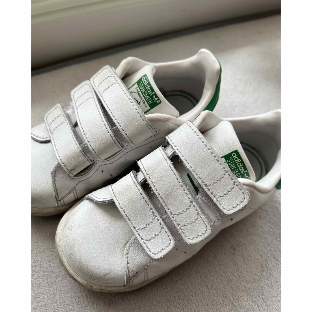 adidas(アディダス)のアディダス スタンスミス 子供用靴 16センチ adidas キッズ/ベビー/マタニティのキッズ靴/シューズ(15cm~)(スニーカー)の商品写真