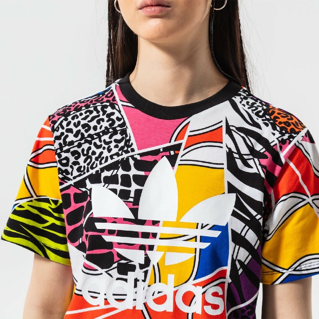 adidas(アディダス)の【リッチムニシ】adidas★Tシャツ★スポーツウェア★カットソー★花柄★L レディースのトップス(Tシャツ(半袖/袖なし))の商品写真