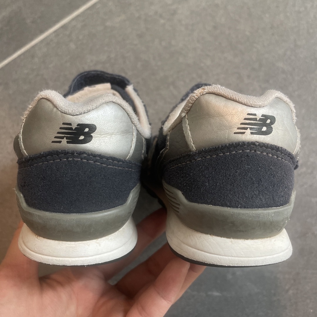 New Balance(ニューバランス)のニューバランス　17cm ネイビー　スニーカー キッズ/ベビー/マタニティのキッズ靴/シューズ(15cm~)(スニーカー)の商品写真