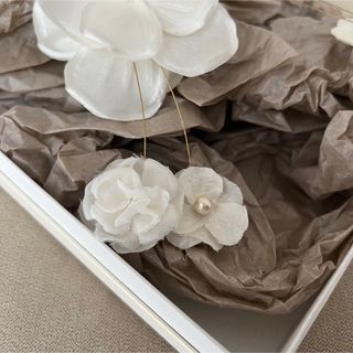 オルガブランカ】コルタイヤリング お花 結婚式 前撮りの通販 by Mm's