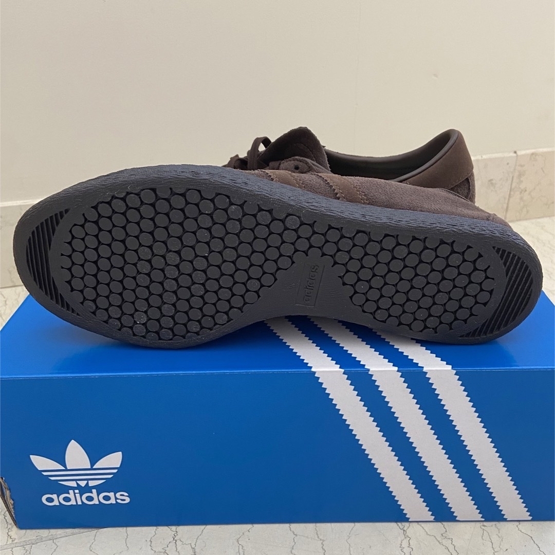 新品 26㎝ adidas GX6941アディダス タバコグルーエン