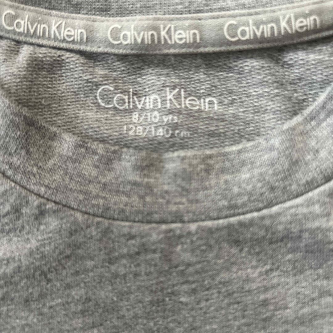 Calvin Klein(カルバンクライン)のカルバンクライン　キッズ　ロンT 130 140  キッズ/ベビー/マタニティのキッズ服男の子用(90cm~)(Tシャツ/カットソー)の商品写真