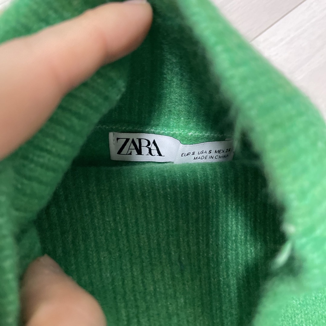 ZARA(ザラ)のザラ　グリーンニット レディースのトップス(ニット/セーター)の商品写真