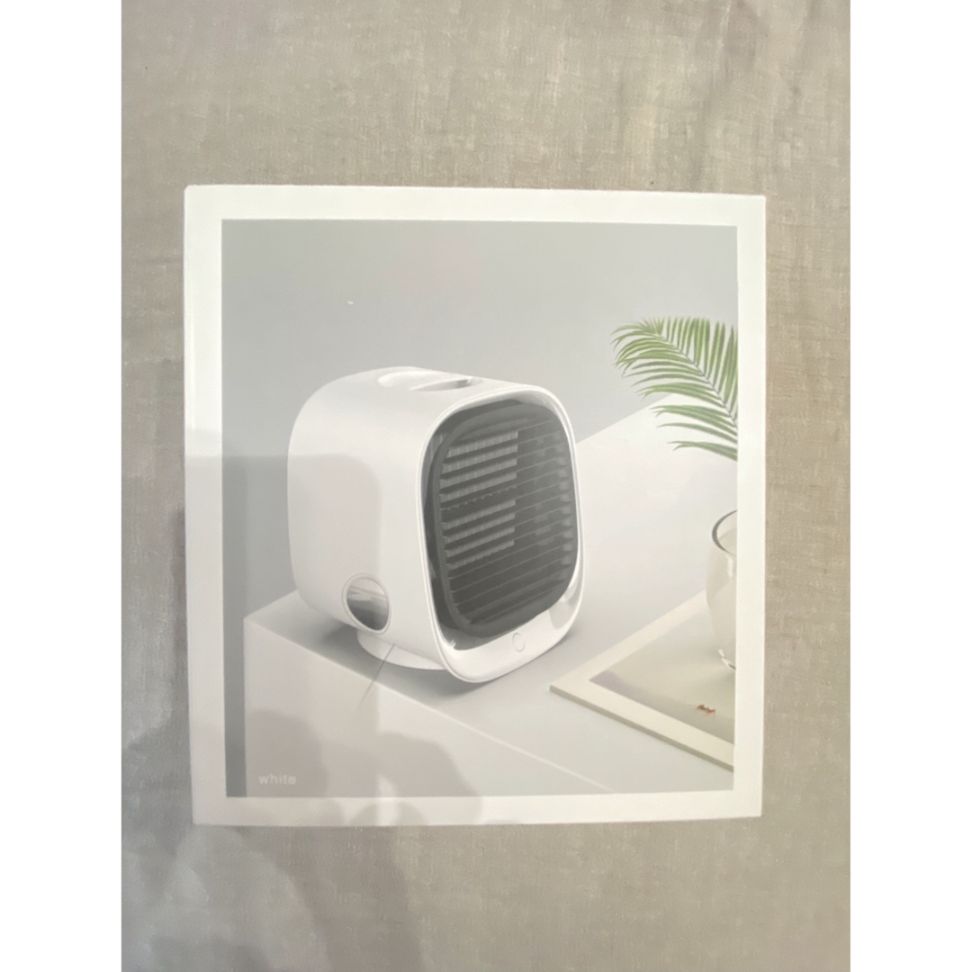 【小型サーキュレーター】白　韓国　中国 スマホ/家電/カメラの冷暖房/空調(サーキュレーター)の商品写真