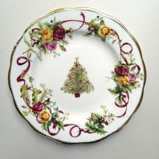 ☆美品☆ロイヤルアルバート クリスマスツリー トリオ カップ