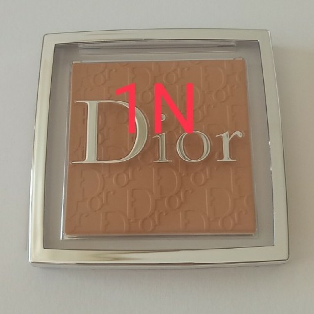 Dior バックステージ フェイス&ボディ パウダー 1N