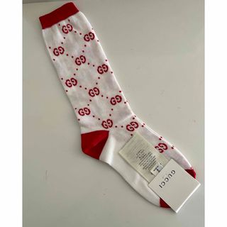 グッチ 靴下（レッド/赤色系）の通販 24点 | Gucciを買うならラクマ