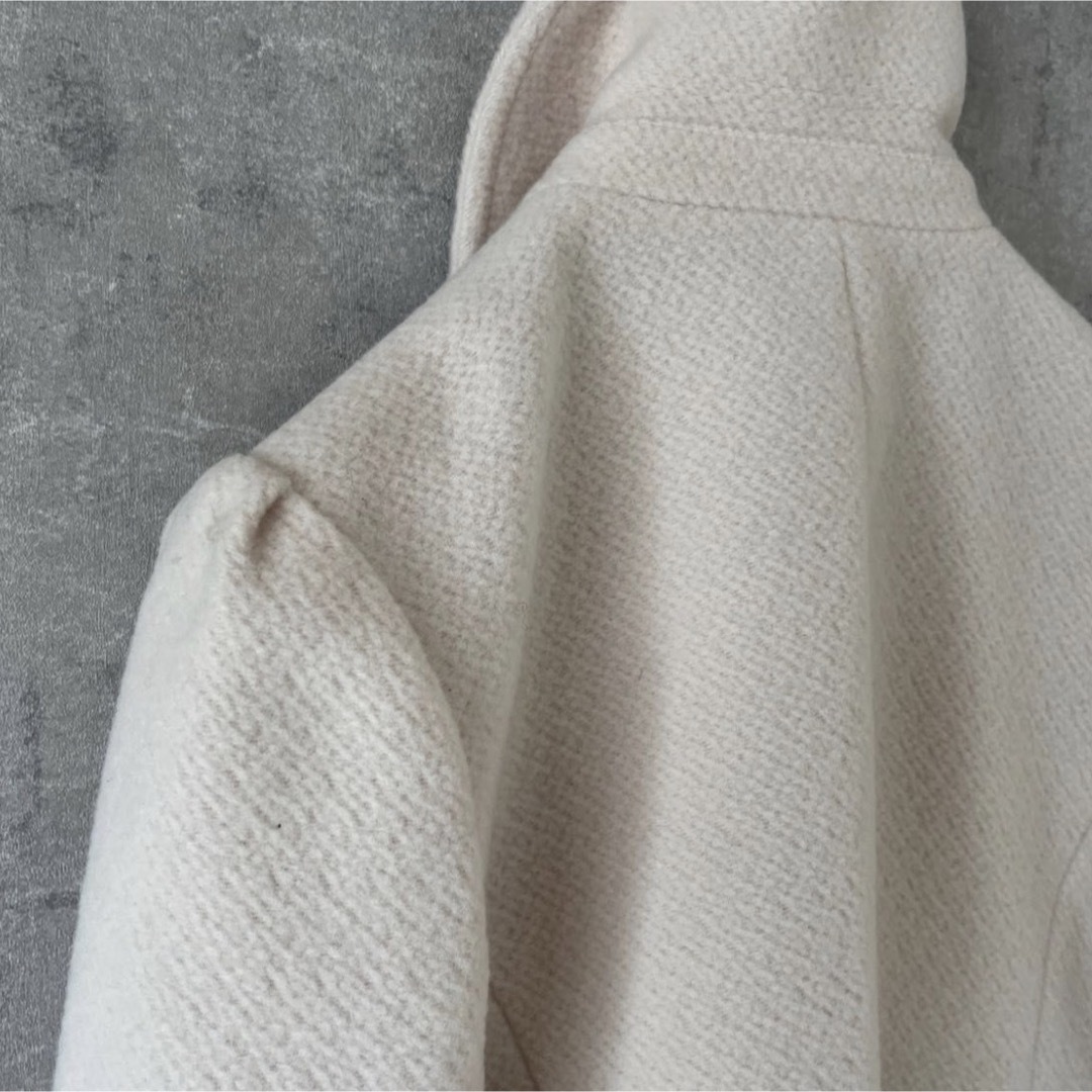 TOCCA(トッカ)のtocca サイズ2 ショート丈　コート　ホワイト　キレイめ　美品 レディースのジャケット/アウター(その他)の商品写真