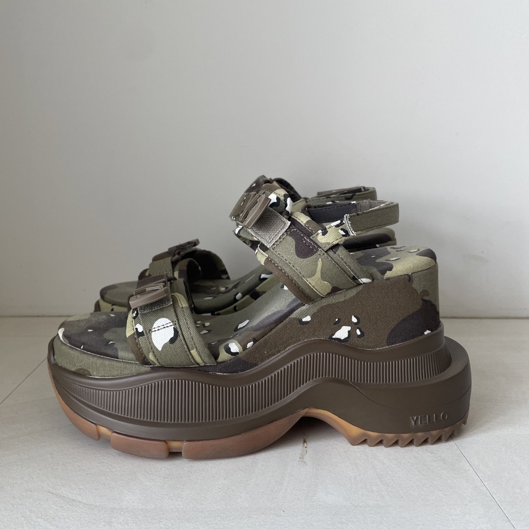 yellaw(イエロー)のYELLO DOUBLE SNEAKER SANDALS Lサイズ レディースの靴/シューズ(サンダル)の商品写真