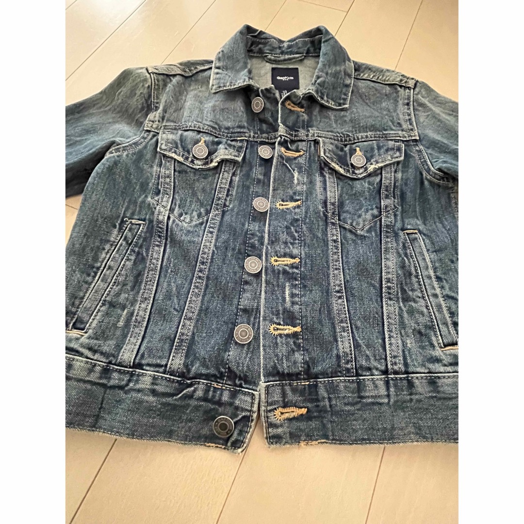 GAP(ギャップ)のGAP デニムジャケット　サイズ120 キッズ/ベビー/マタニティのキッズ服男の子用(90cm~)(ジャケット/上着)の商品写真