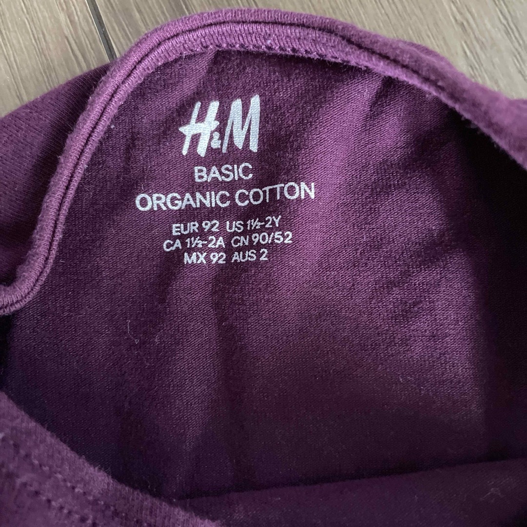 H&M(エイチアンドエム)の紫キッズロンT キッズ/ベビー/マタニティのキッズ服女の子用(90cm~)(Tシャツ/カットソー)の商品写真