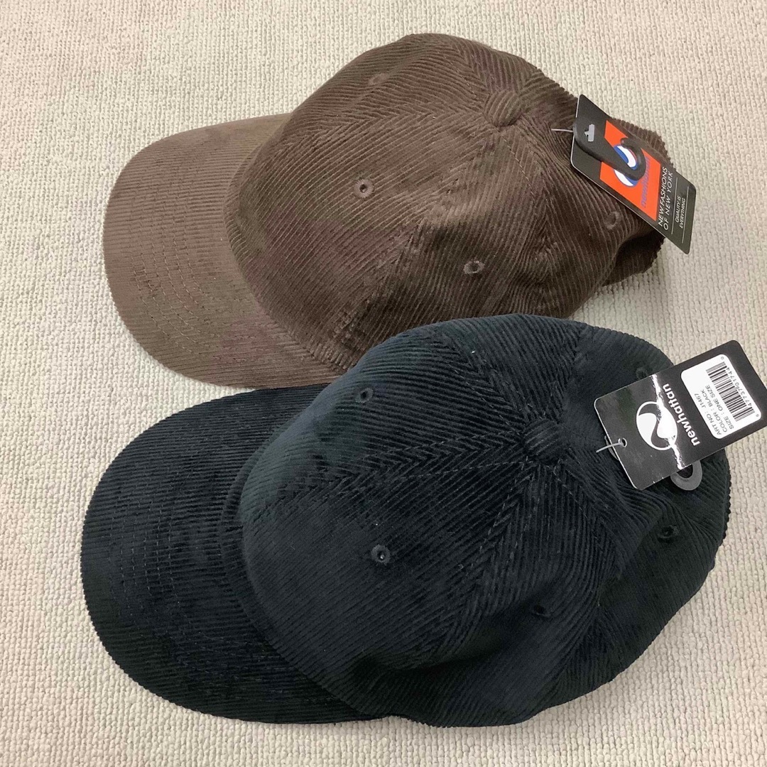 newhattan(ニューハッタン)の新品未使用 ニューハッタン コーデュロイキャップ メンズレディース 茶黒 2個 レディースの帽子(キャップ)の商品写真