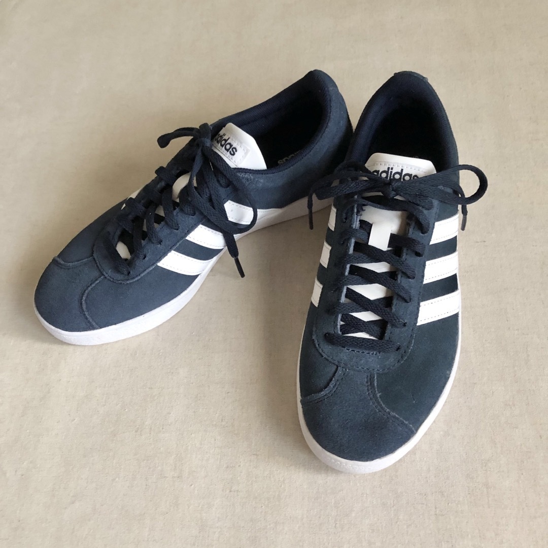 adidas(アディダス)の新品🔸adidas アディダス🔸VLコート2.0 スニーカー 24.5cm レディースの靴/シューズ(スニーカー)の商品写真