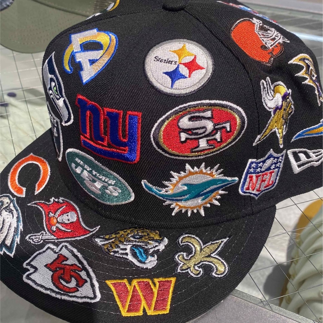 ⭐️NEWERA⭐️完売品NFL全チームロゴ刺繍マルチロゴ総柄黒100周年記念