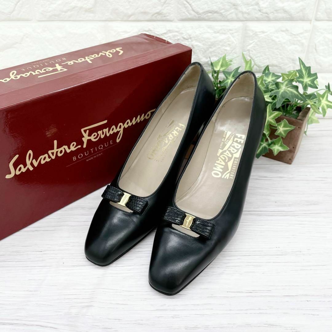 美品 Salvatore Ferragamo パンプス ヴァラ リボン レザー