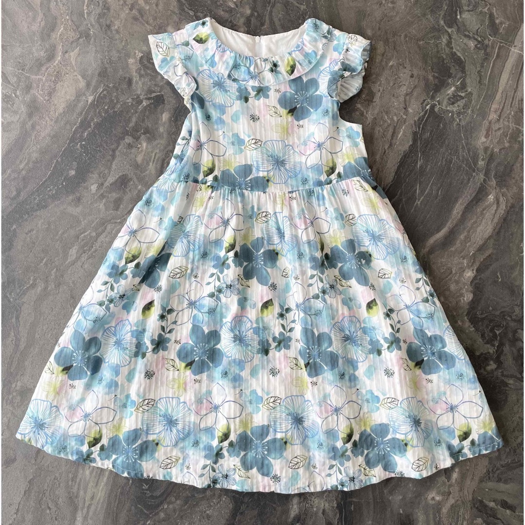 BeBe(ベベ)の(子ども服)BeBe花柄ワンピース(140cm) キッズ/ベビー/マタニティのキッズ服女の子用(90cm~)(ワンピース)の商品写真