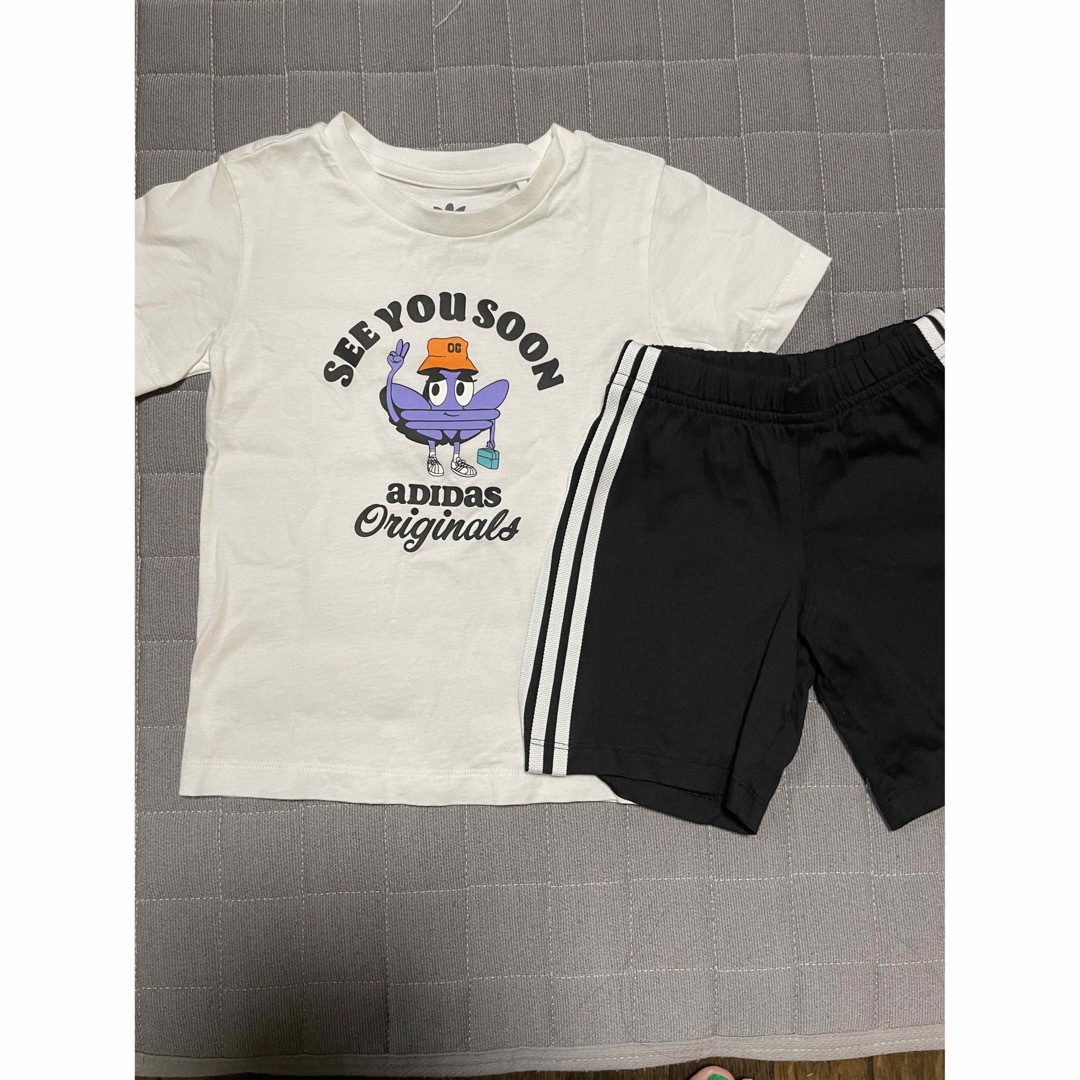 adidas(アディダス)のアディダスオリジナルス　上下セット90 キッズ/ベビー/マタニティのキッズ服男の子用(90cm~)(Tシャツ/カットソー)の商品写真