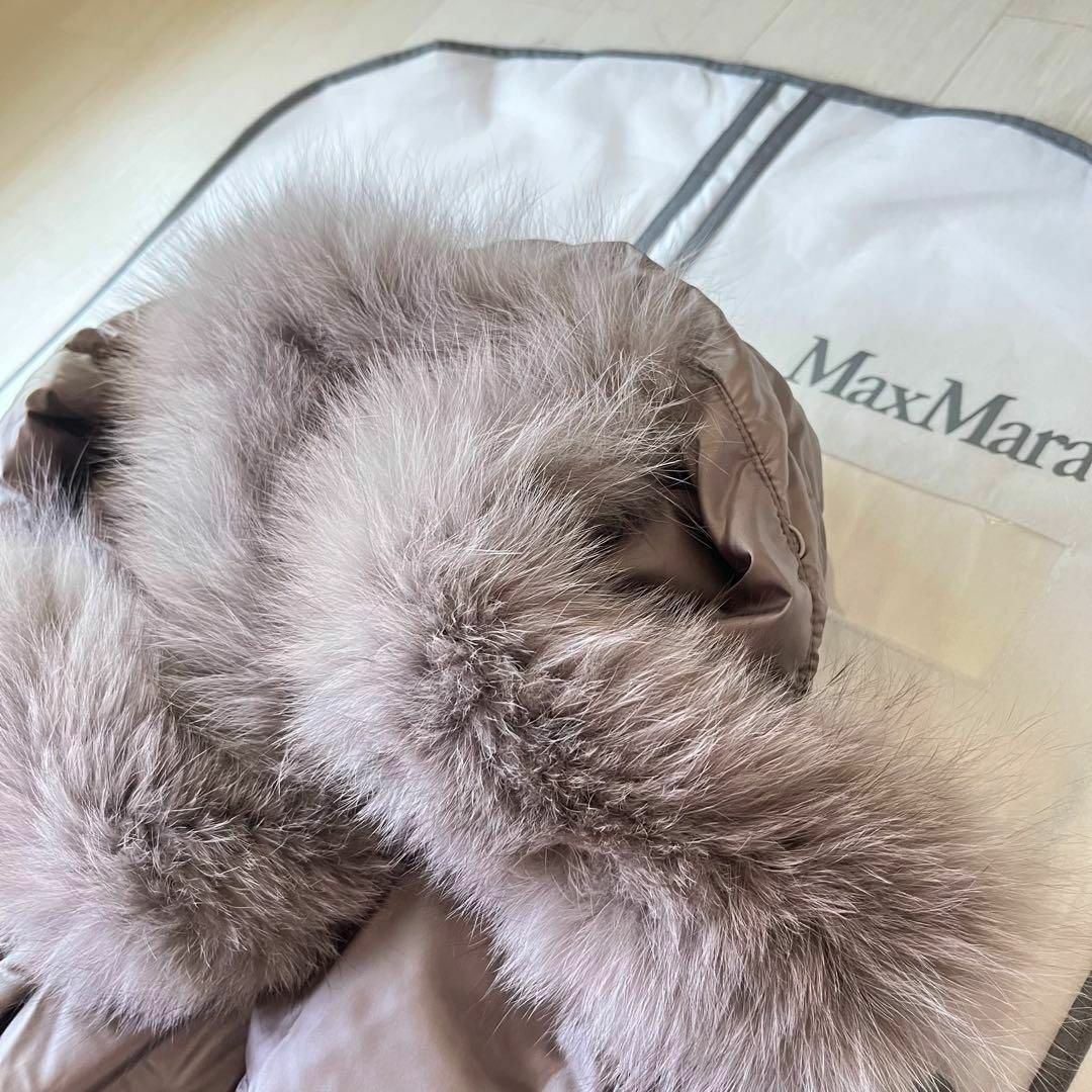 Max Mara(マックスマーラ)の美品✨マックスマーラ 近年物 リアルファー 2way ダウンコート ベルト 42 レディースのジャケット/アウター(ダウンコート)の商品写真