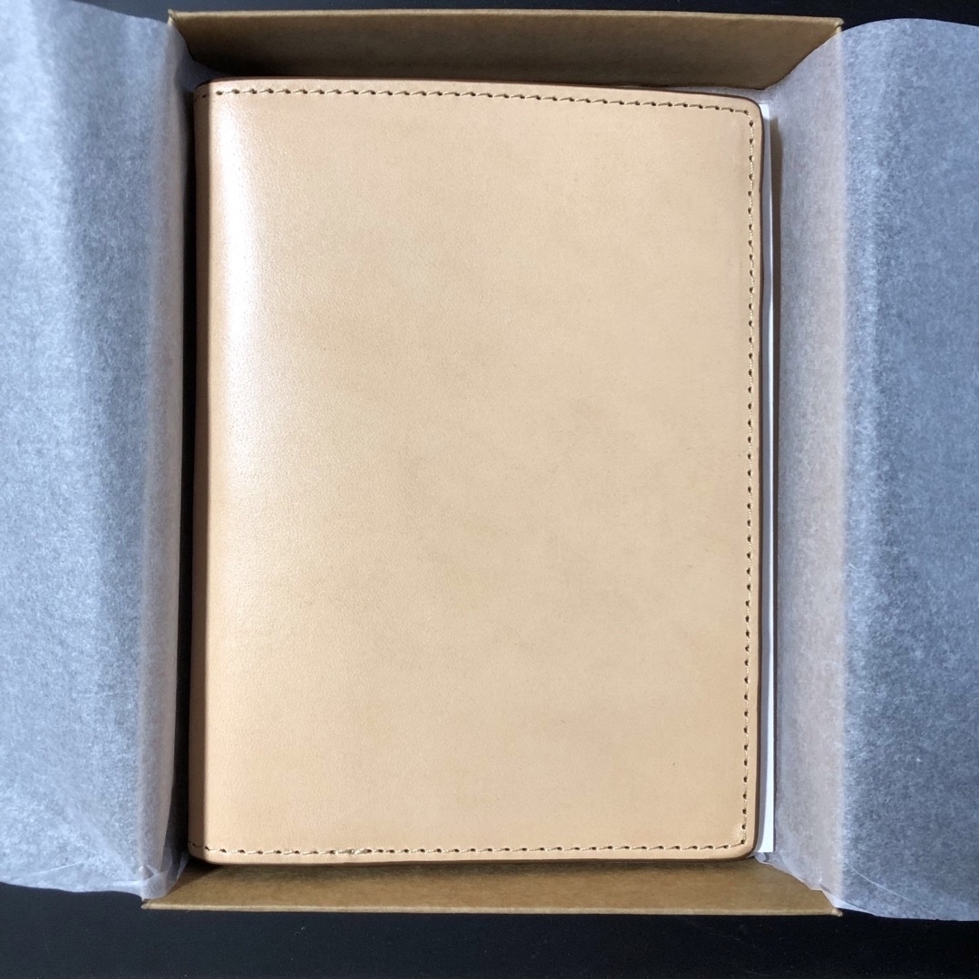 MUJI (無印良品)(ムジルシリョウヒン)の『新品』MUJI 無印良品 イタリア産 ヌメ革 パスポートケース レディースのファッション小物(財布)の商品写真